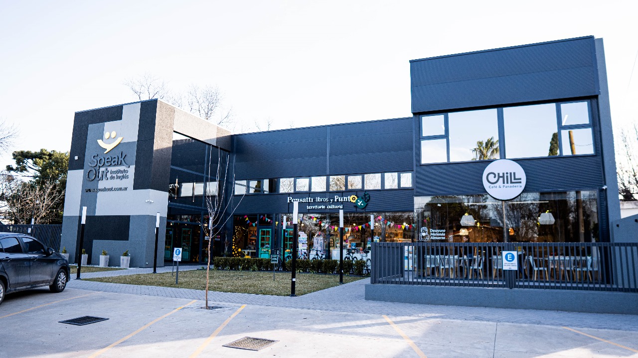 Con nivel internacional y ubicación privilegiada, un instituto de inglés de Funes inauguró su nuevo espacio